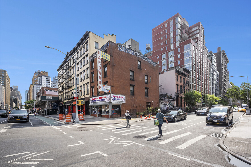 169 W 21st St, New York, NY for sale - Building Photo - Image 1 of 1