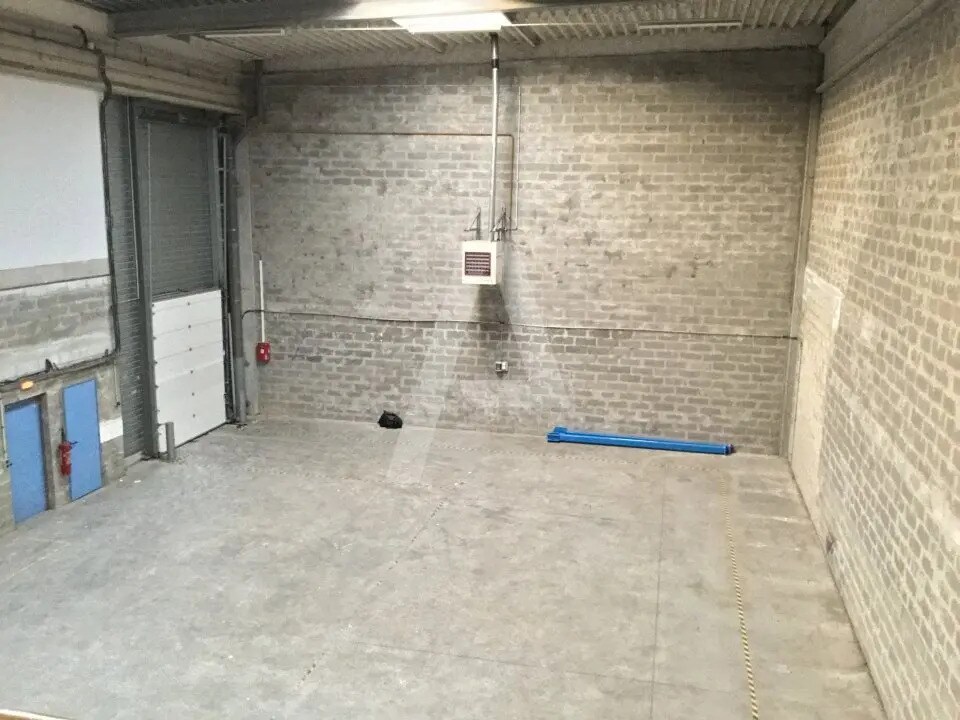 Light Industrial in Ivry-sur-Seine to rent Building Photo- Image 1 of 11