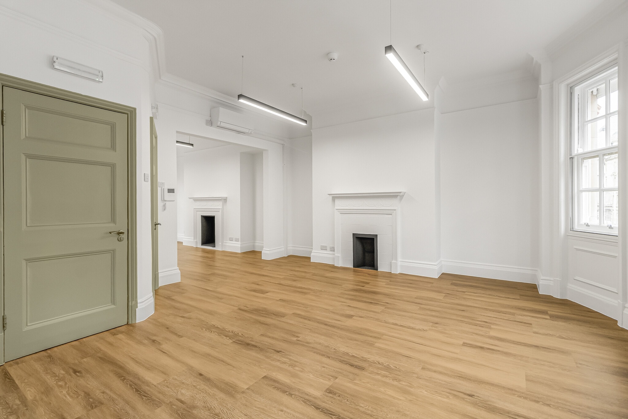 4 Wimpole St, London to rent Interior Photo- Image 1 of 7