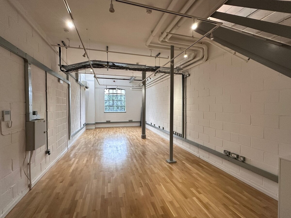 44-48 Wharf Rd, London, LND N1 7UX - Unit 23 -  - Interior Photo - Image 1 of 6