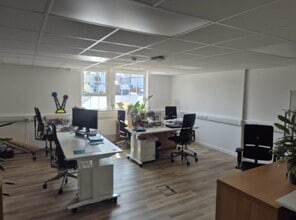 34 Medina Rd, Cowes to rent Interior Photo- Image 2 of 4