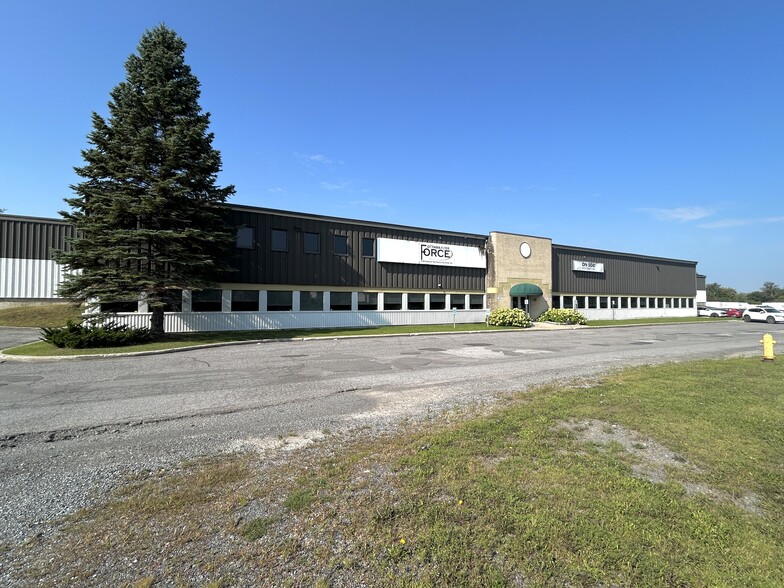 5977 Hazeldean Rd, Ottawa, ON for rent - Building Photo - Image 1 of 11