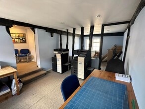 72-74 Smith St, Warwick to rent Interior Photo- Image 2 of 3