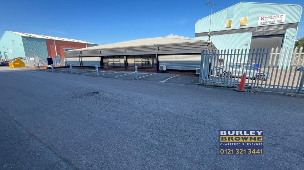 Westgate, Aldridge to rent Building Photo- Image 1 of 3