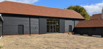 New Pond Rd, Guildford to rent Building Photo- Image 1 of 2