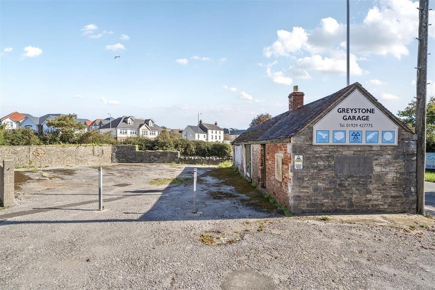 102 Victoria Av, Swanage for sale - Building Photo - Image 2 of 20