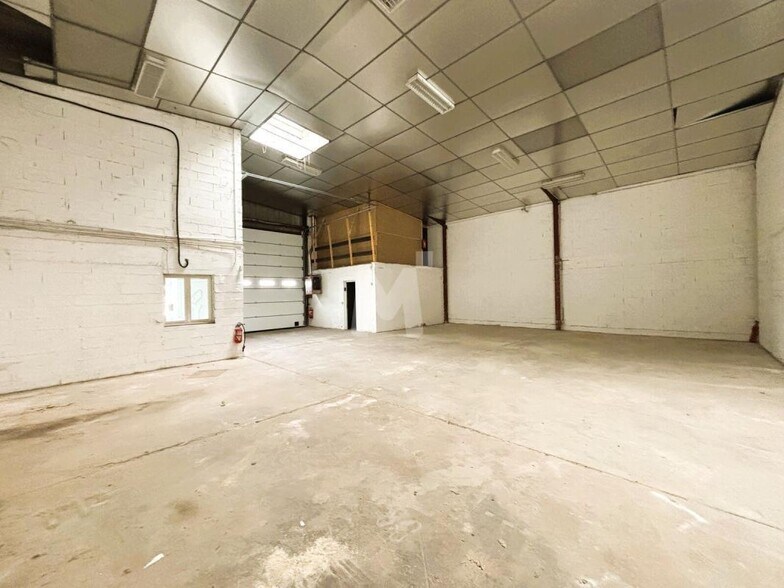 Light Industrial in Saint-Michel-sur-Orge to rent - Building Photo - Image 3 of 8