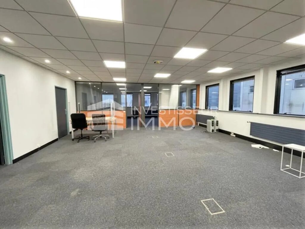 Location Bureaux 160 m² - Photo 1