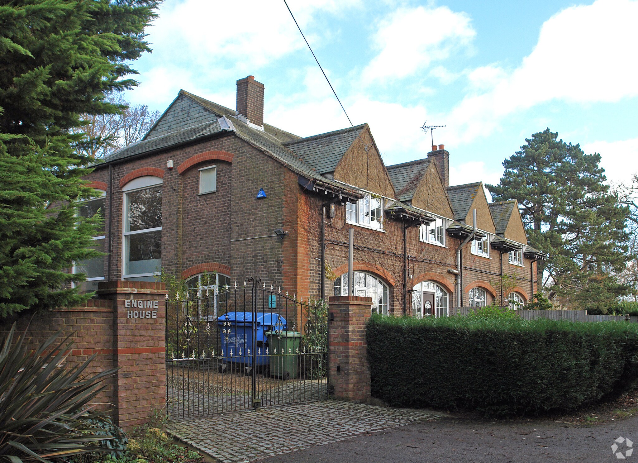 Radlett Ln, Shenley to rent Primary Photo- Image 1 of 2