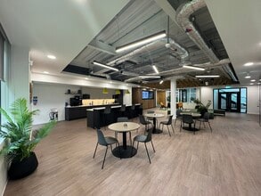 Oxford Rd, Uxbridge to rent Interior Photo- Image 2 of 13