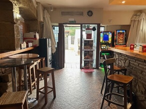 Retail in Villanueva de Perales, Madrid to rent Interior Photo- Image 1 of 6
