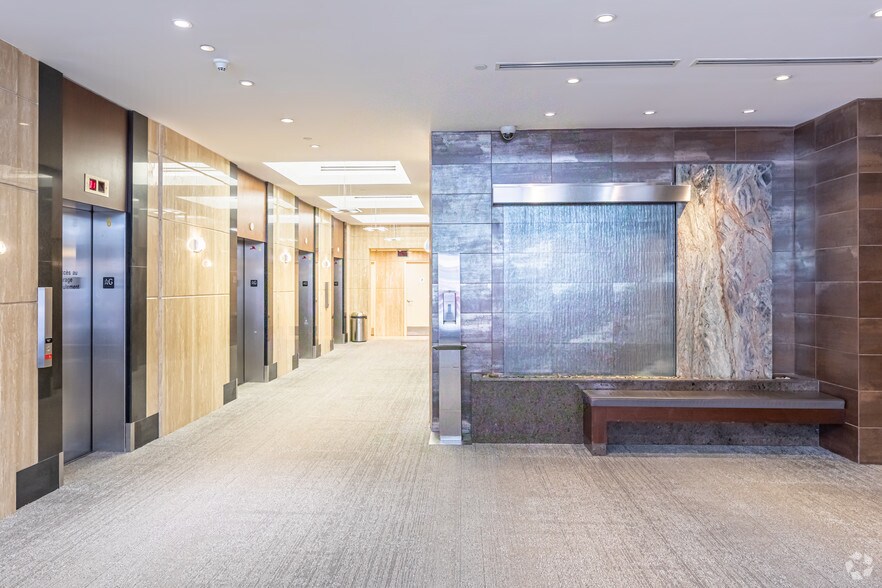 255 Albert St, Ottawa, ON to rent - Lobby - Image 2 of 4