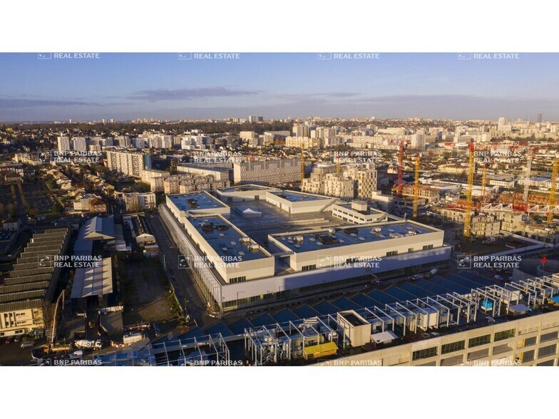 Light Industrial in Vitry-sur-Seine to rent - Aerial - Image 1 of 28