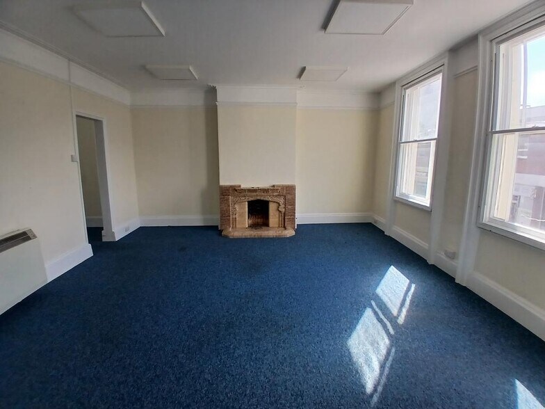 81-83 High St, Poole to rent - Building Photo - Image 3 of 9