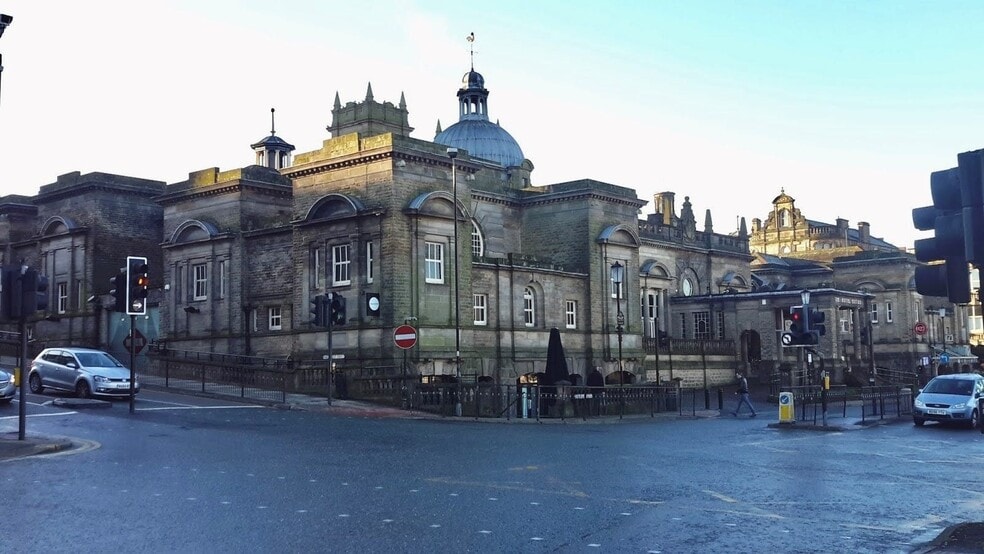 Crescent Rd, Harrogate to rent - Building Photo - Image 1 of 7