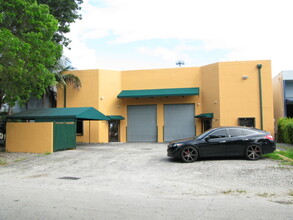 2271-2275 W 77th St, Hialeah, FL for rent Building Photo- Image 1 of 7