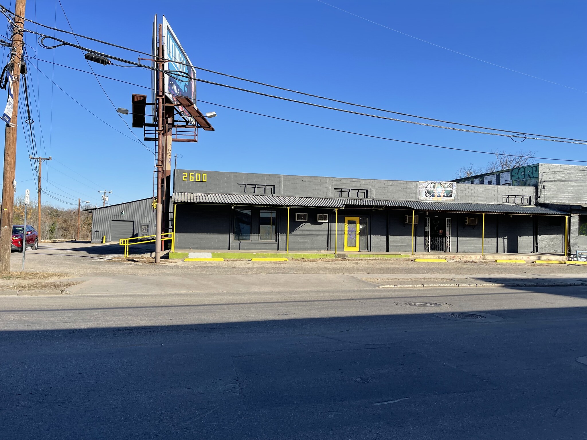 2600 S Flores St, San Antonio, TX to rent Building Photo- Image 1 of 1