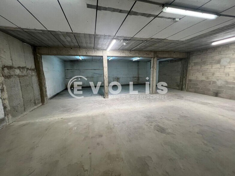 Light Industrial in Valenton for sale - Interior Photo - Image 3 of 4