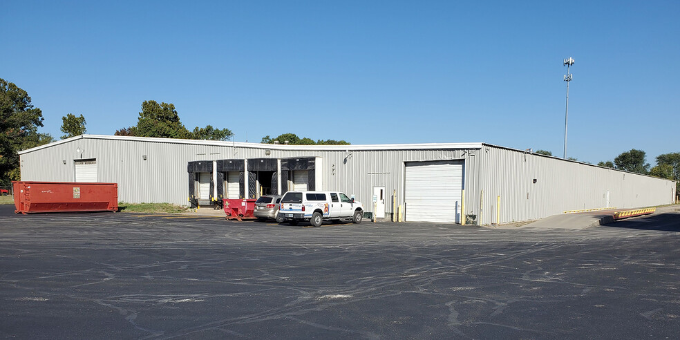 1936 Lower Silver Lake Rd, Topeka, KS for sale - Building Photo - Image 2 of 7