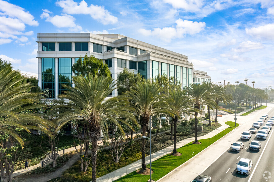 1601 Cloverfield Blvd, Santa Monica, CA for sale - Primary Photo - Image 1 of 1