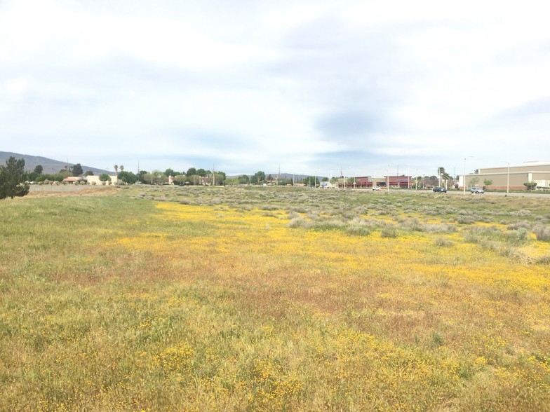 SWC Technology Dr. & Trade Center, Palmdale, CA for sale - Building Photo - Image 2 of 4