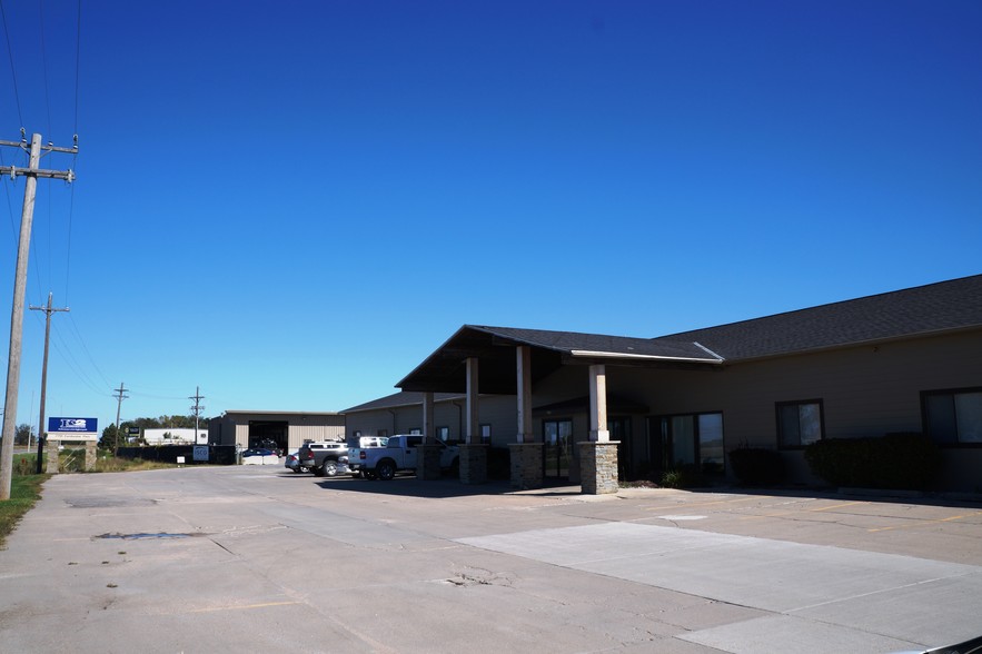 7701 Cornhusker Hwy, Lincoln, NE for sale - Building Photo - Image 1 of 1