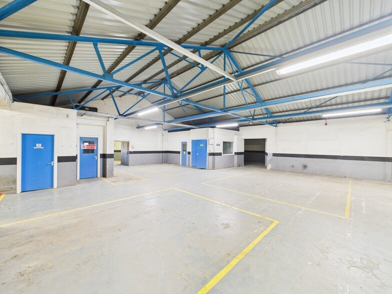 2 Elmbank St, Ayr to rent - Building Photo - Image 3 of 7