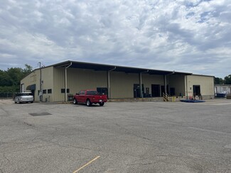 More details for 2220 SE Lakewood Blvd, Topeka, KS - Light Industrial for Sale