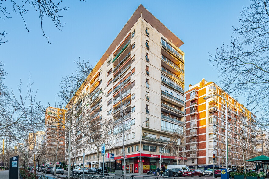 Paseo de la Castellana, 178-180, Madrid, Madrid to rent - Building Photo - Image 3 of 6