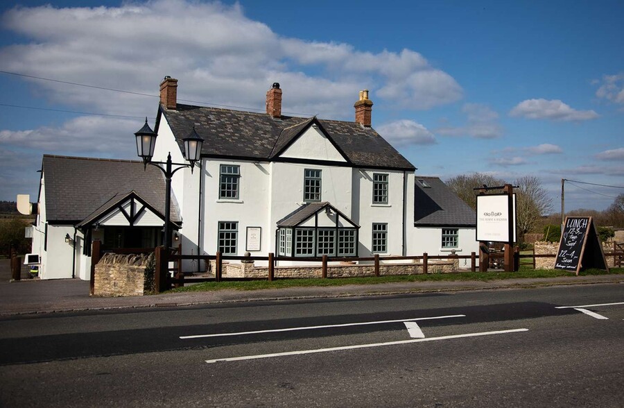 Burford Rd, Minster Lovell for rent - Primary Photo - Image 1 of 7