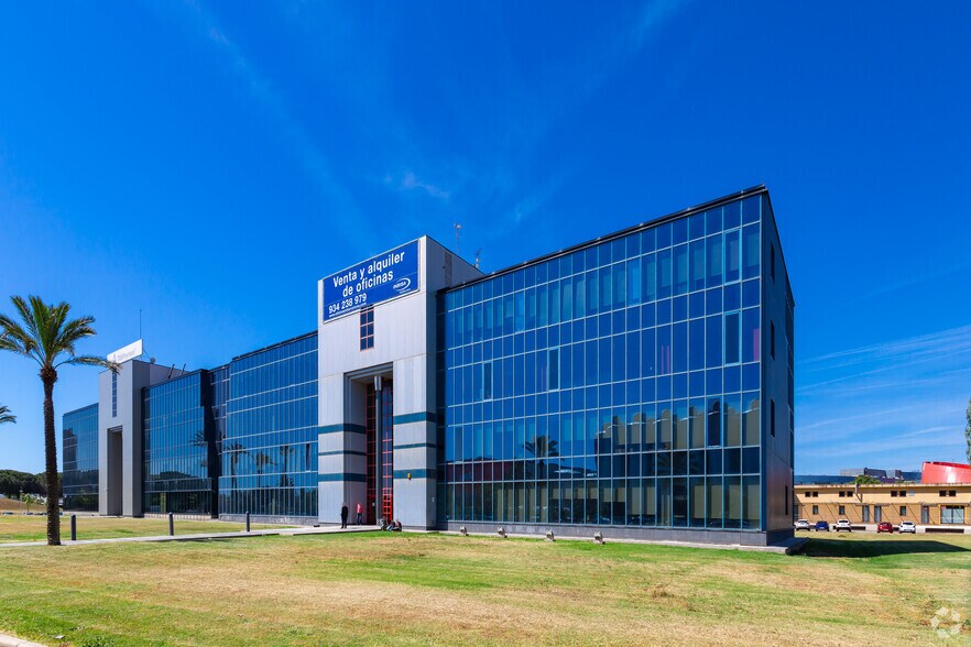 Carrer de la Garrotxa, El Prat de Llobregat, Barcelona for sale - Building Photo - Image 1 of 3