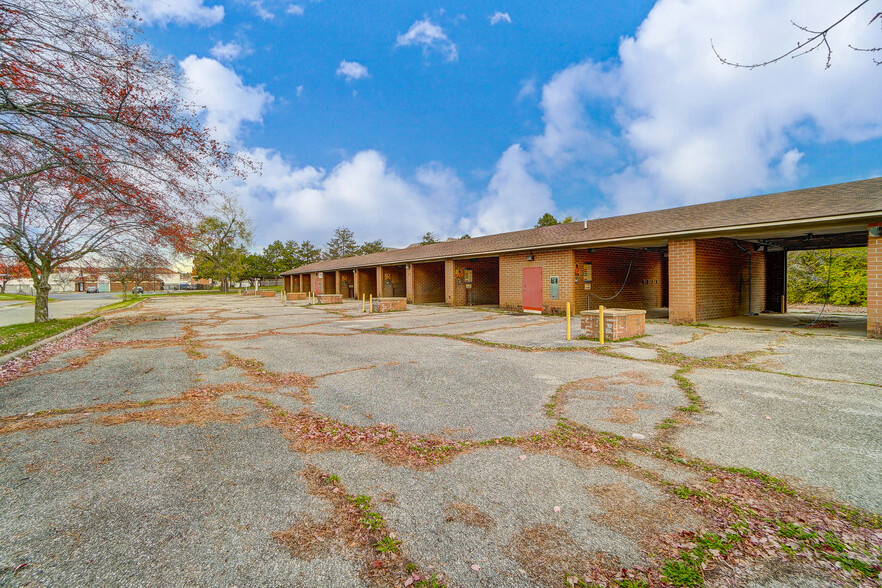 133 W Hebble Ave, Fairborn, OH for sale - Building Photo - Image 1 of 17