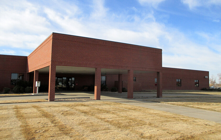 1721 Burlington Dr, Bismarck, ND for rent - Building Photo - Image 1 of 4