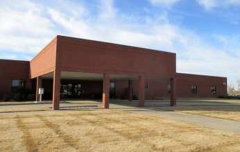 1721 Burlington Dr, Bismarck, ND for rent Building Photo- Image 1 of 5