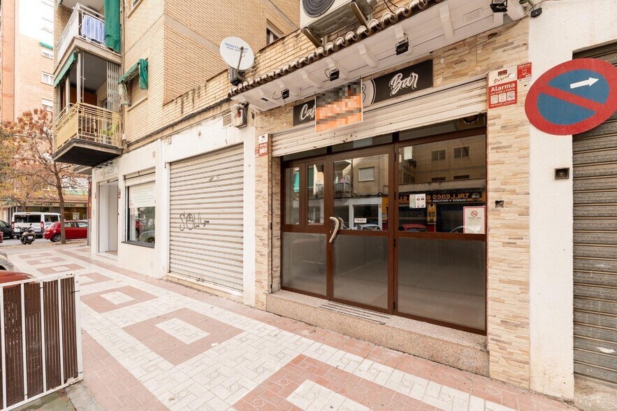 Calle Pintor Ismael de la Serna, 12, Granada, Granada for sale - Building Photo - Image 2 of 21
