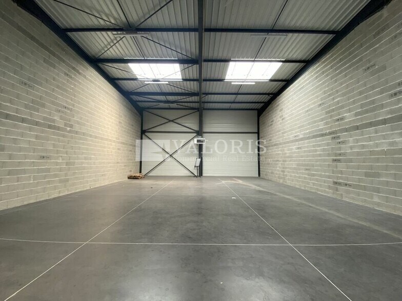 155 Route De Grenoble, Saint-Priest to rent - Building Photo - Image 3 of 7