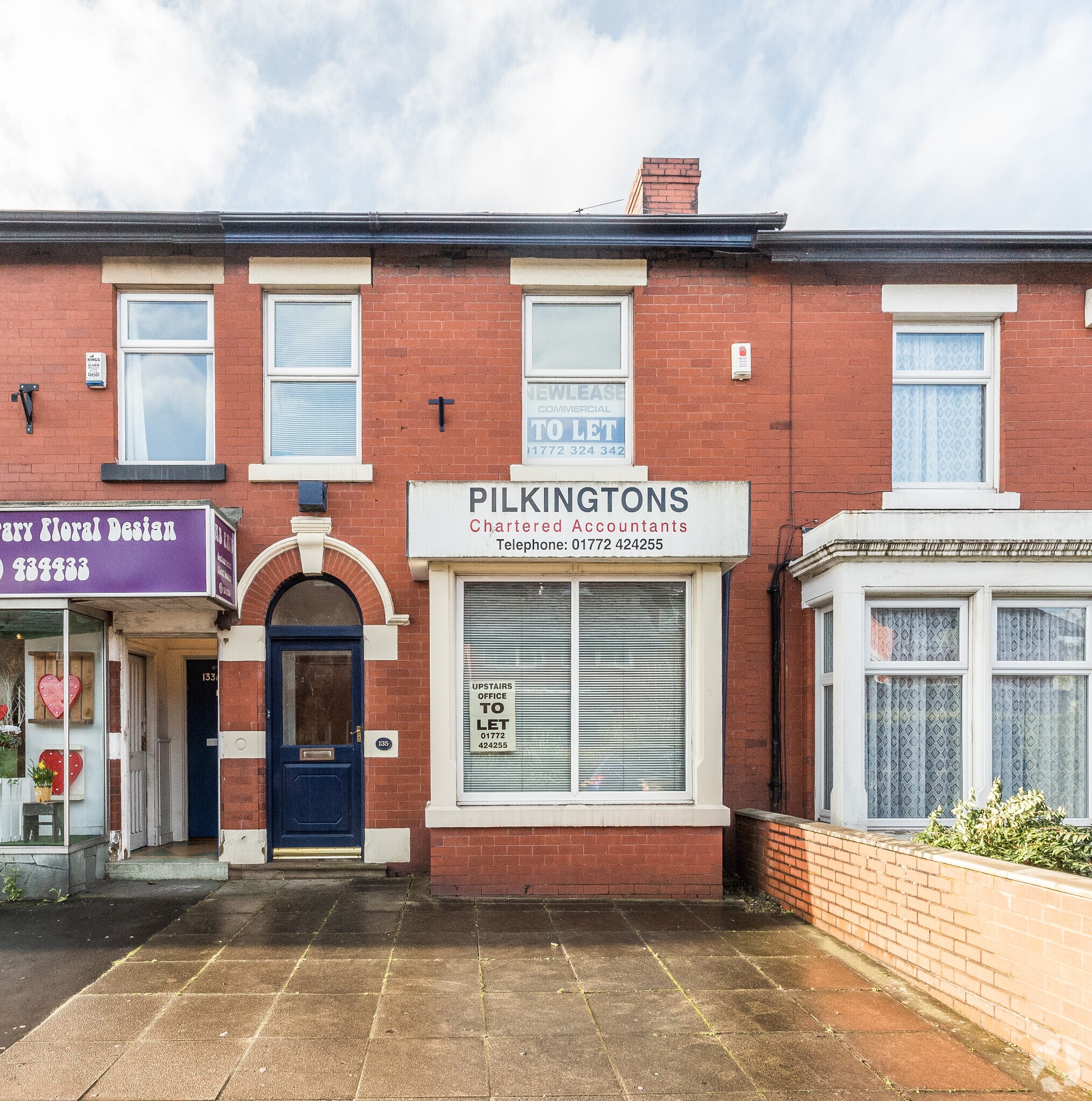 135 Towngate, Leyland for sale Primary Photo- Image 1 of 1