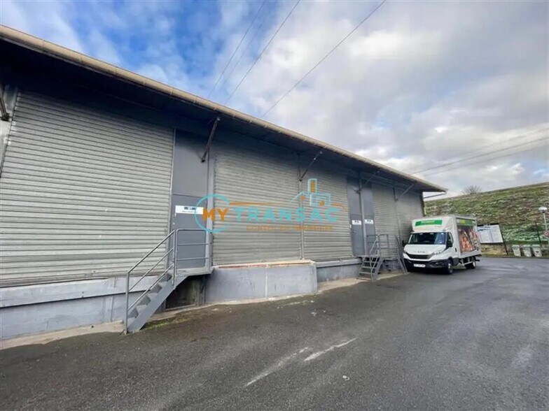 Light Industrial in Villeneuve-Saint-Georges to rent - Building Photo - Image 1 of 9
