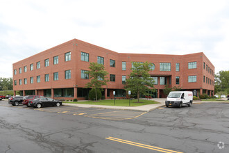 400 Meridian Centre Blvd, Rochester, NY for sale Primary Photo- Image 1 of 1