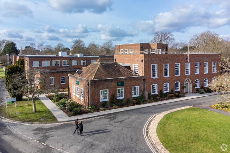 Rutherford Ave, Didcot for rent - Building Photo - Image 1 of 6