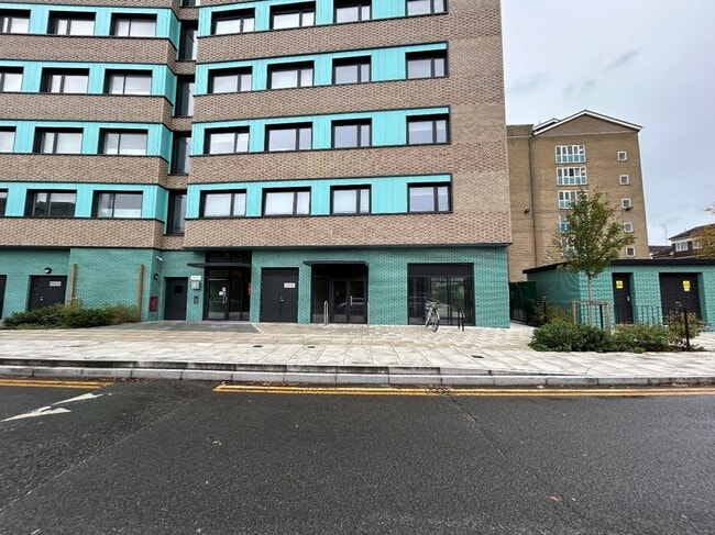 More details for Heylyn Square Bow London E3 2DW, London - Retail to Rent