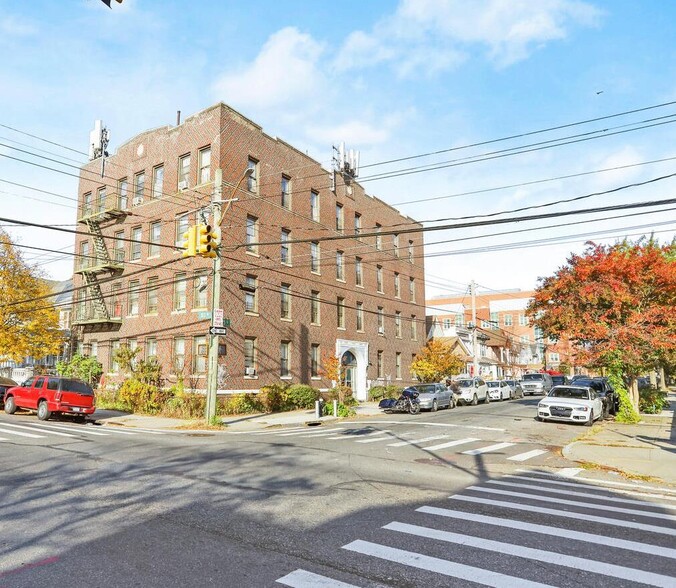 10166 125th St, South Richmond Hill, NY for sale - Primary Photo - Image 1 of 1