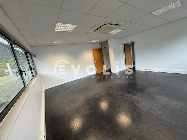 Office in Boves to rent - Interior Photo - Image 3 of 3