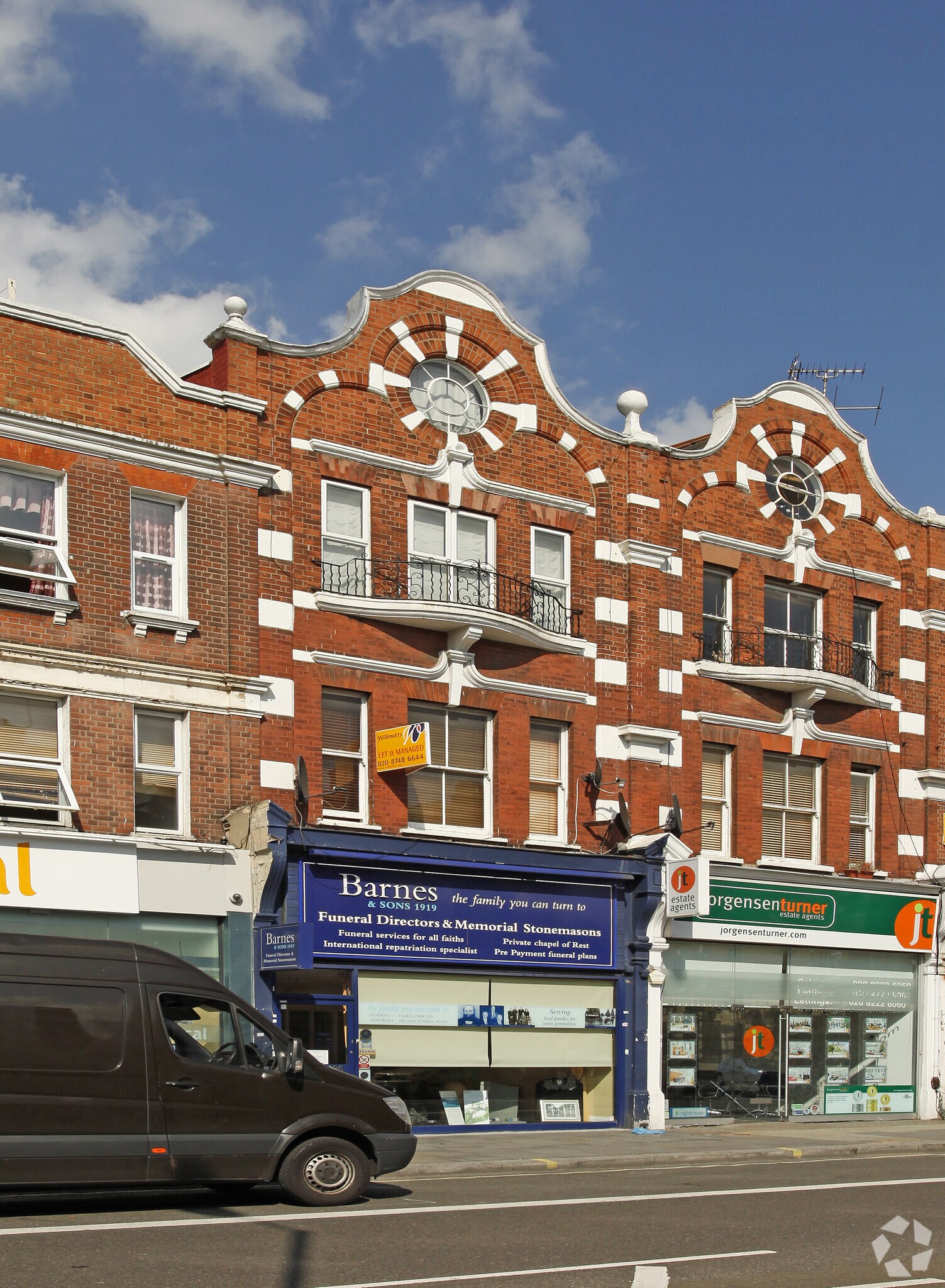 236 Uxbridge Rd, London for sale Primary Photo- Image 1 of 1