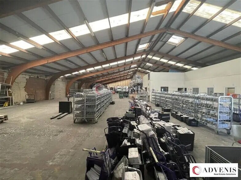 Light Industrial in Gradignan to rent - Interior Photo - Image 2 of 7