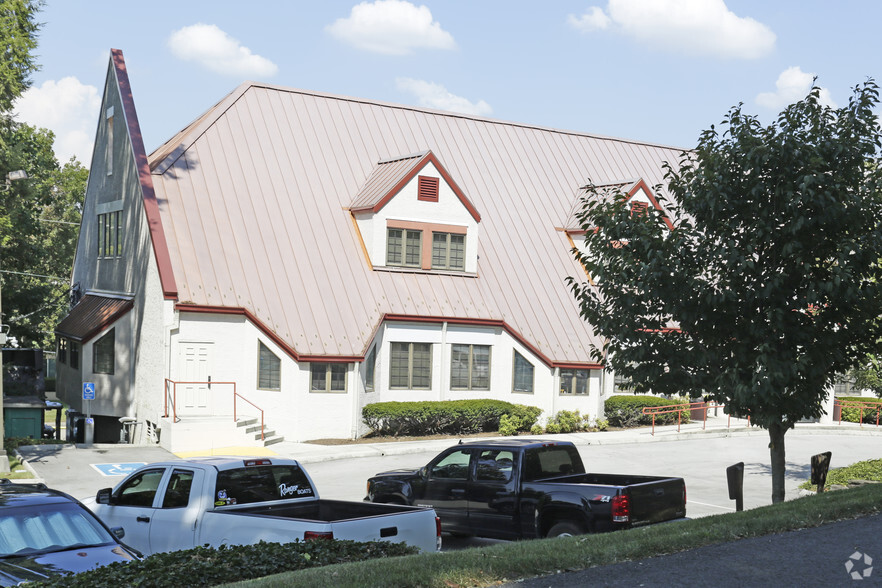 4700 Old Kingston Pike, Knoxville, TN for rent - Building Photo - Image 3 of 9