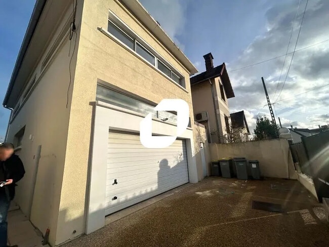 Location Bureaux 210 m²