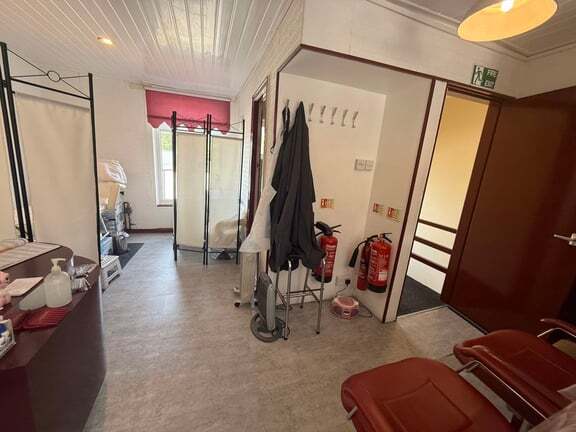 102A Newbottle St, Houghton Le Spring for sale - Interior Photo - Image 3 of 8