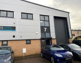 Cobham Rd, Wimborne to rent Building Photo- Image 2 of 4