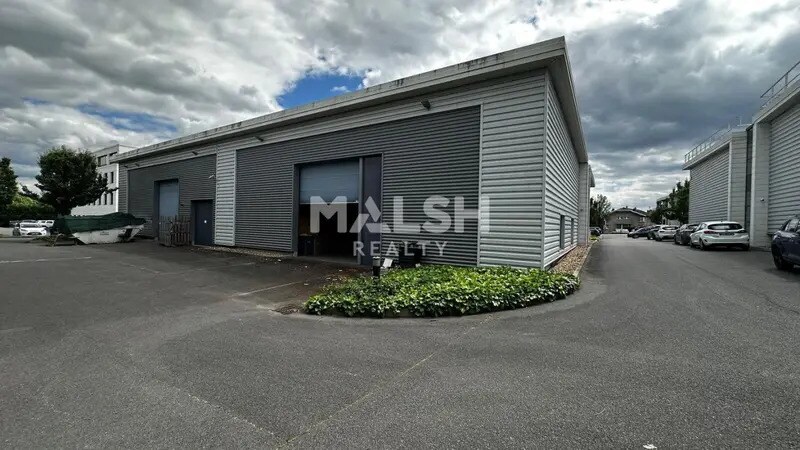 Location Local d'activités 870 m² - Photo 1